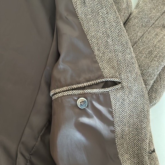 Mantles Men's Brown Wool Blend Herringbone Blazer size Large - Picture 9 of 11